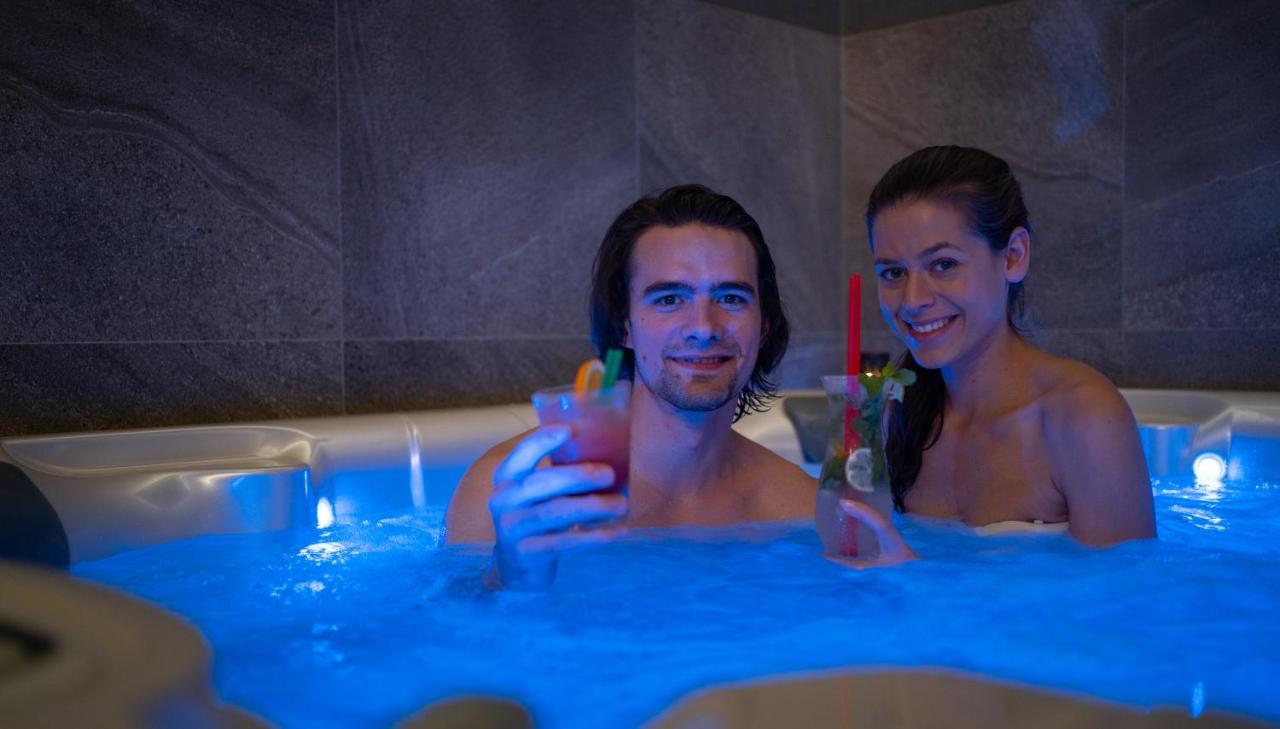 فندق براغفي  Wellness Relax - Luxusni المظهر الخارجي الصورة