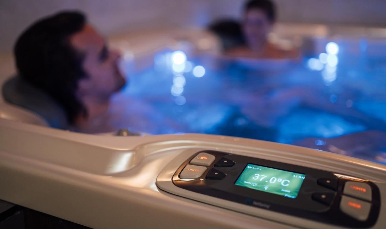 فندق براغفي  Wellness Relax - Luxusni المظهر الخارجي الصورة